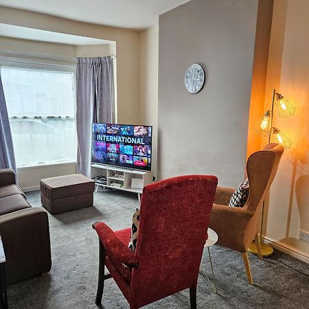 3 Bedroom-5 Beds Newland Ave King'S Palace Leisure-Contractor-Heart Of Hull Amenities キングストン・アポン・ハル エクステリア 写真