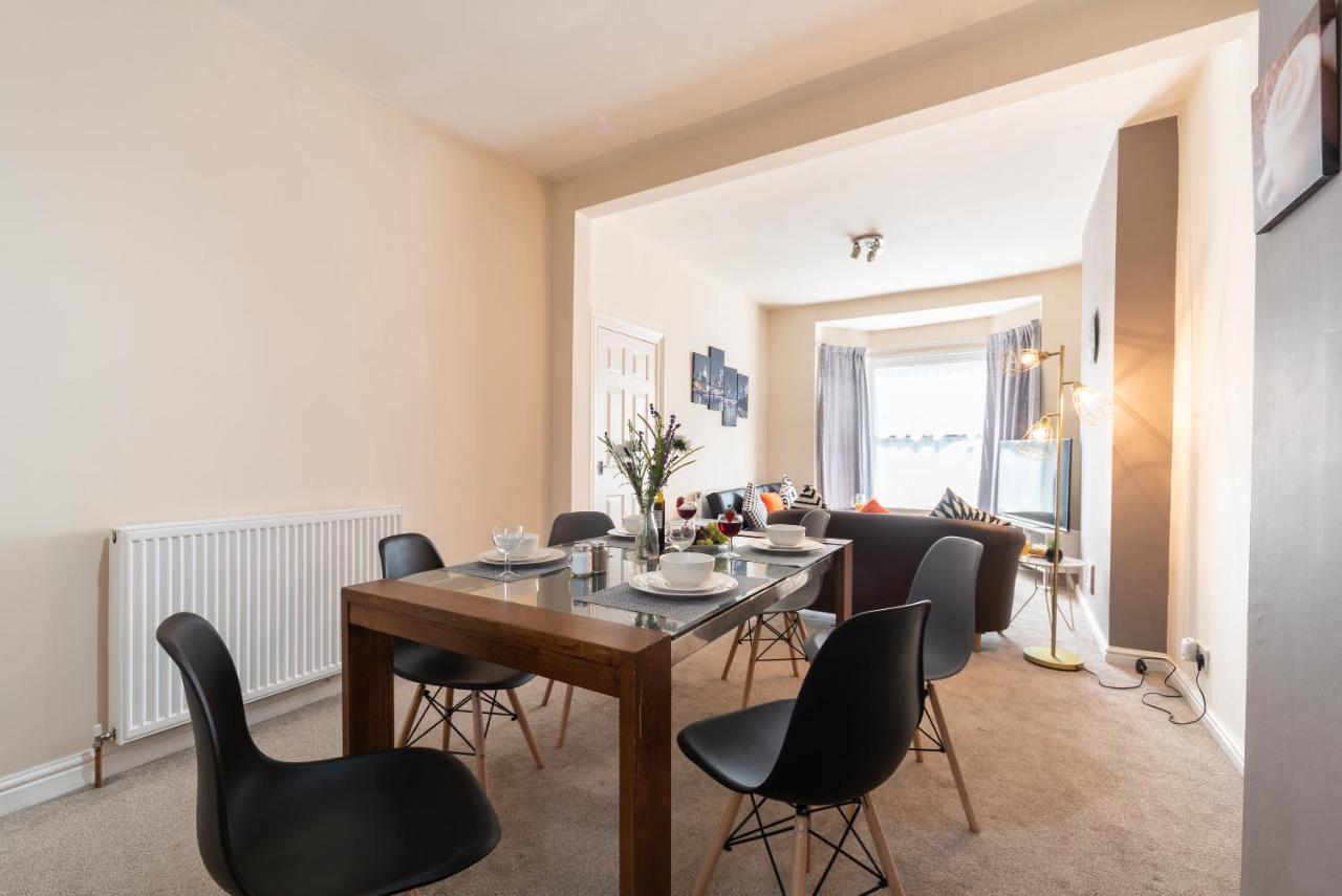 3 Bedroom-5 Beds Newland Ave King'S Palace Leisure-Contractor-Heart Of Hull Amenities キングストン・アポン・ハル エクステリア 写真