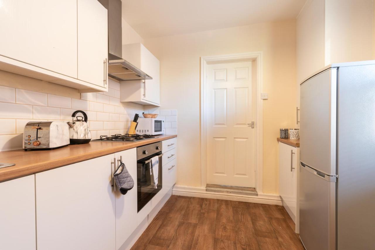 3 Bedroom-5 Beds Newland Ave King'S Palace Leisure-Contractor-Heart Of Hull Amenities キングストン・アポン・ハル エクステリア 写真