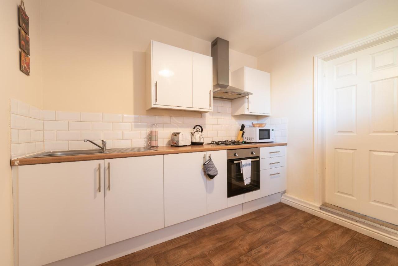 3 Bedroom-5 Beds Newland Ave King'S Palace Leisure-Contractor-Heart Of Hull Amenities キングストン・アポン・ハル エクステリア 写真