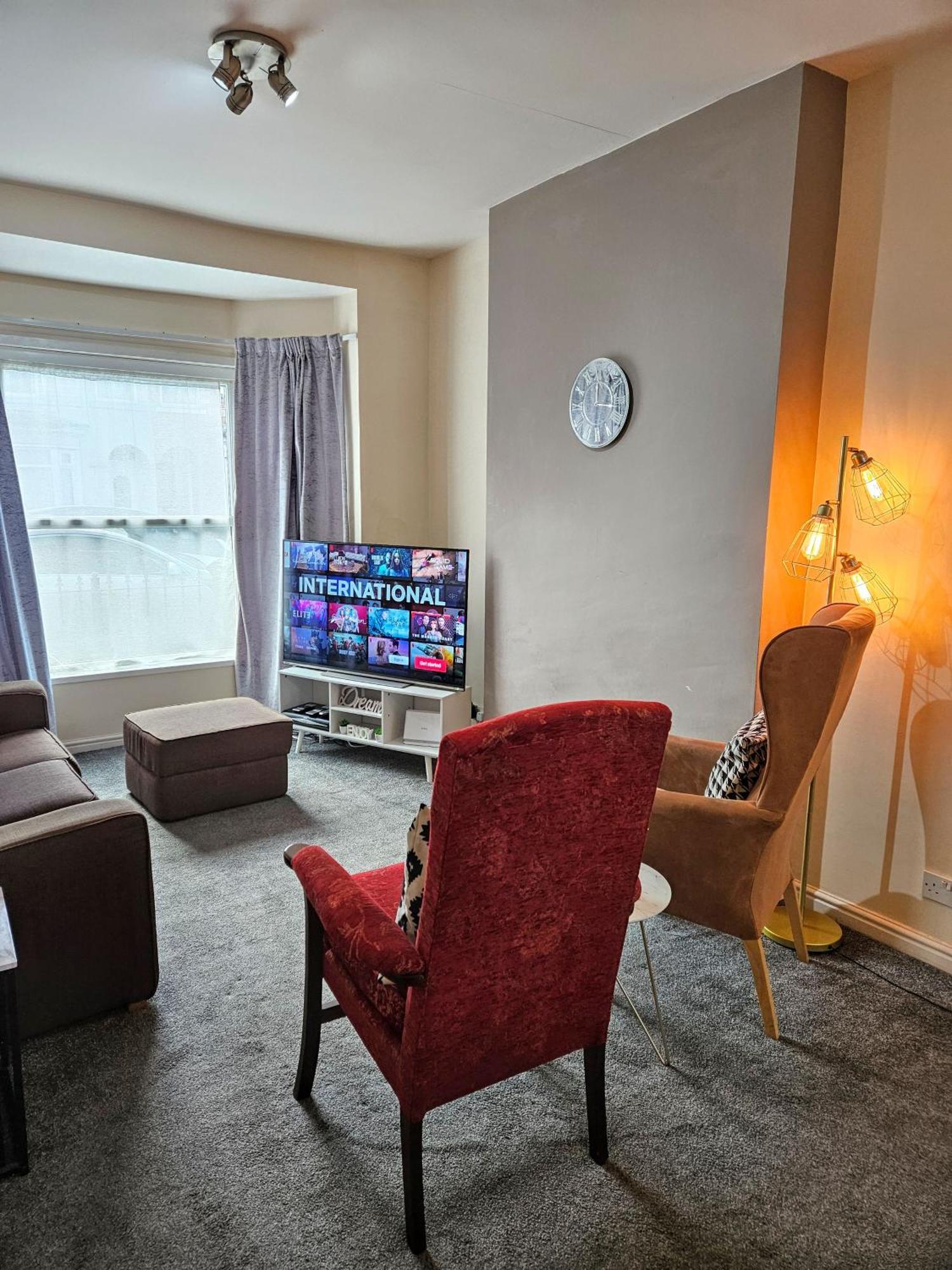 3 Bedroom-5 Beds Newland Ave King'S Palace Leisure-Contractor-Heart Of Hull Amenities キングストン・アポン・ハル エクステリア 写真